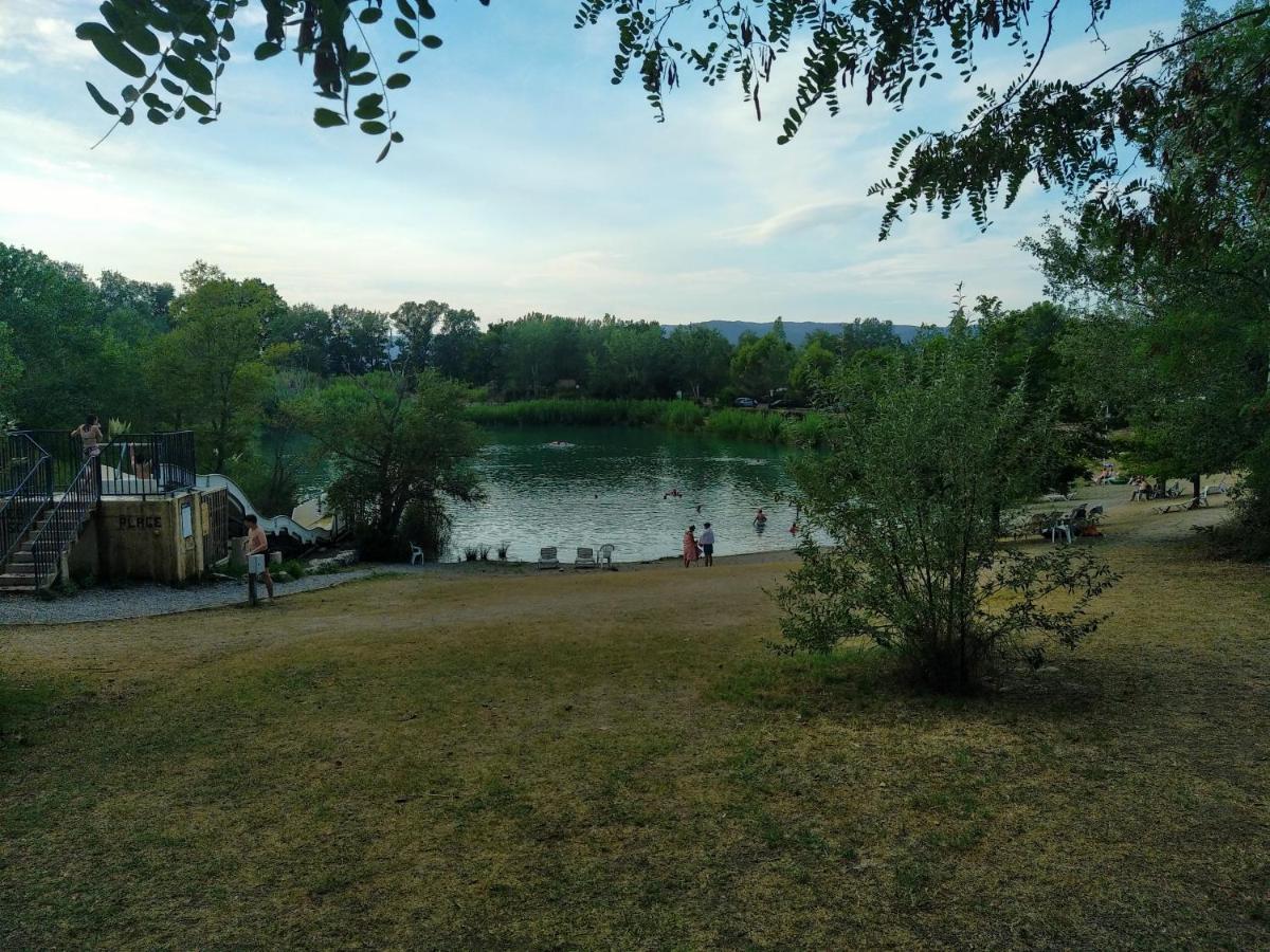 Camping Homair Domaine Des Iscles Mobil-Home Climatise La Roque-d'Antheron Exterior photo